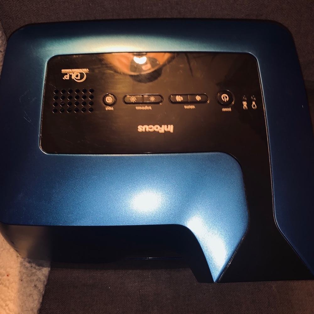 InFocus DLP gaming projector. RARE!!! - Picture 3 of 8